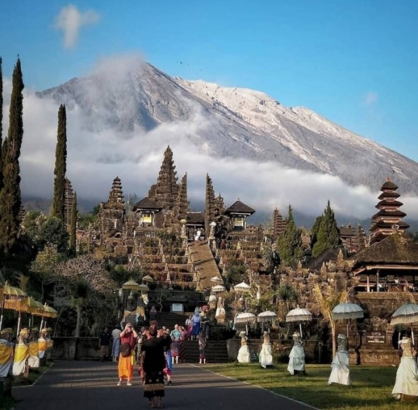 In bali - Heaven Gate Tour